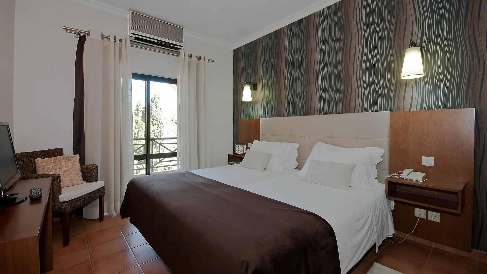 Hotel Parque Das Laranjeiras 빌라모라 3*,